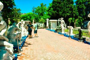 Qué visitar en Buenos Aires  gratis : hoy el hospital de estatuas